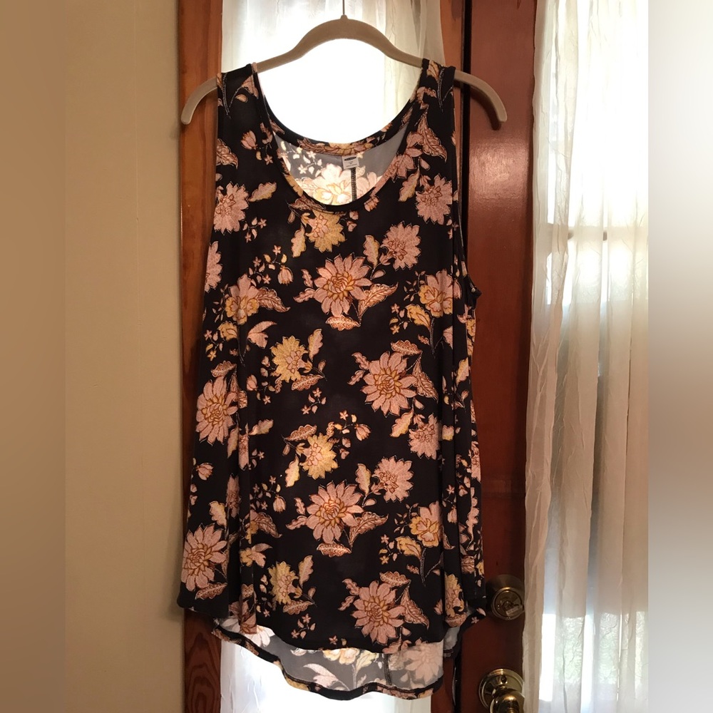 Old Navy tank, brown with floral details.